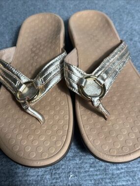 Vionic Gold Metallic Thong Sandals with Decorative Ring